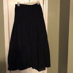 NWT Black skirt, very full